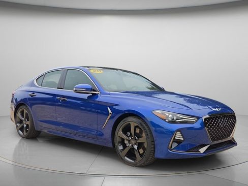 Used 2020 Genesis G70 2.0T w/ Sport Package RWD image 9