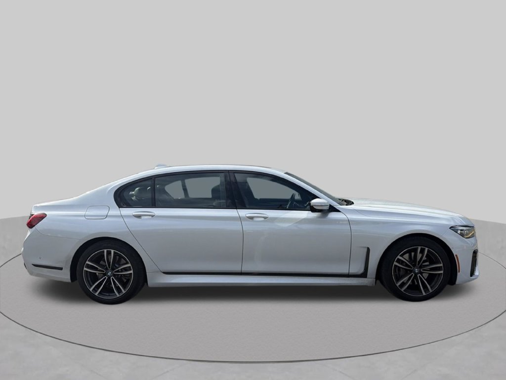 Used 2022 BMW 740i xDrive w/ M Sport Package AWD/4WD image 4