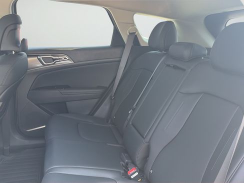 Used 2024 Kia Sportage EX FWD image 33