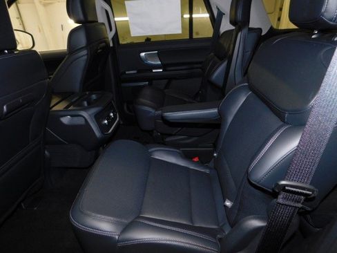 New 2025 Ford Expedition Platinum image 11