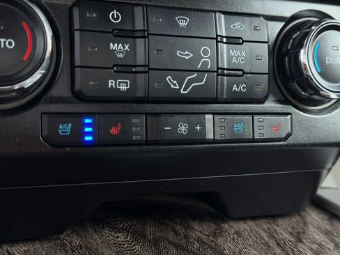 Used 2017 Ford F250 Lariat w/ Lariat Ultimate Package AWD/4WD image 41