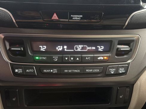 Used 2021 Honda Pilot EX image 18