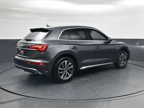 Used 2023 Audi Q5 2.0T Premium w/ Convenience Package AWD/4WD image 4