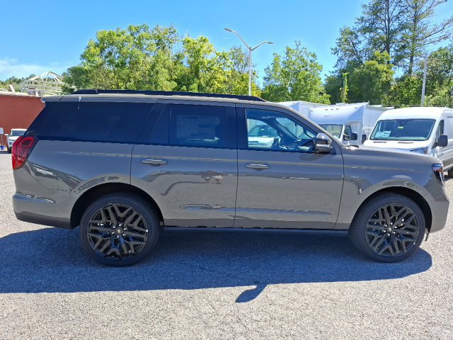 New 2027 Ford Expedition Platinum w/ Stealth Performance Package AWD/4WD image 2