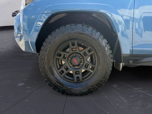 Used 2018 Toyota 4Runner 4WD image 26
