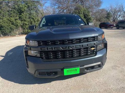 Used 2021 Chevrolet Silverado 1500 Custom image 3