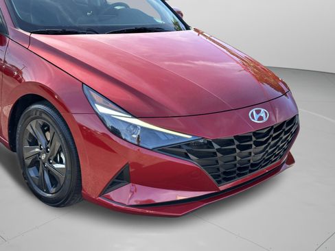 Certified 2022 Hyundai Elantra SEL FWD image 31