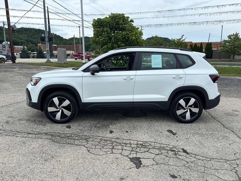 Used 2025 Volkswagen Taos S AWD/4WD image 2
