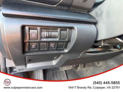 Used 2018 Subaru Crosstrek 2.0i Premium w/ Eyesight System image 18