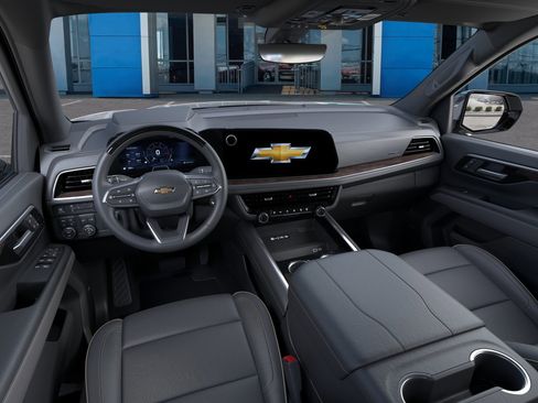 New 2026 Chevrolet Suburban Premier image 39