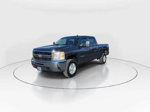 Used 2010 Chevrolet Silverado 2500 LT w/ Interior Plus Package image 4