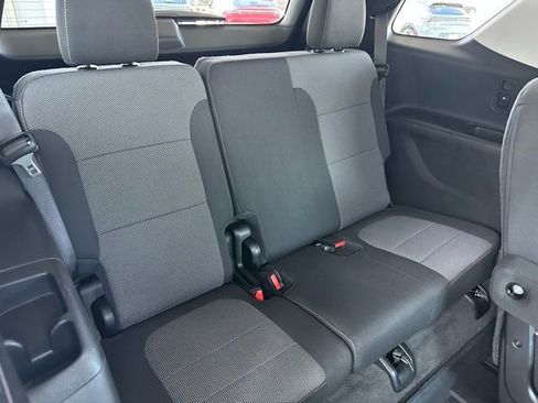 Used 2018 Chevrolet Traverse LT image 17