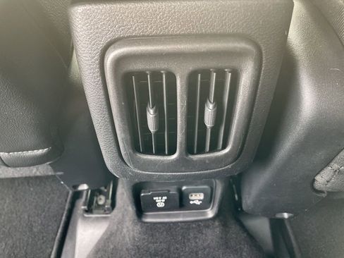 Used 2018 Jeep Compass Limited image 27
