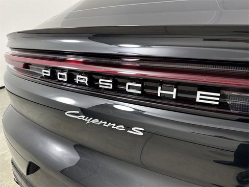 New 2026 Porsche Cayenne S image 18