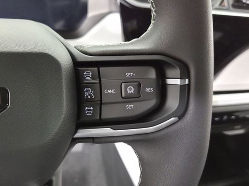 New 2026 Jeep Cherokee Overland image 18