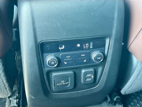 Used 2020 Buick Enclave Avenir w/ Avenir Technology Package FWD image 27