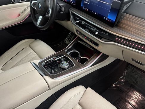 Certified 2024 BMW X7 xDrive40i w/ Executive Package image 33