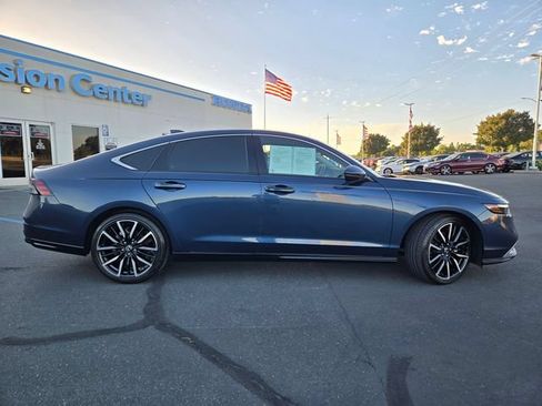 Used 2024 Honda Accord Touring image 3