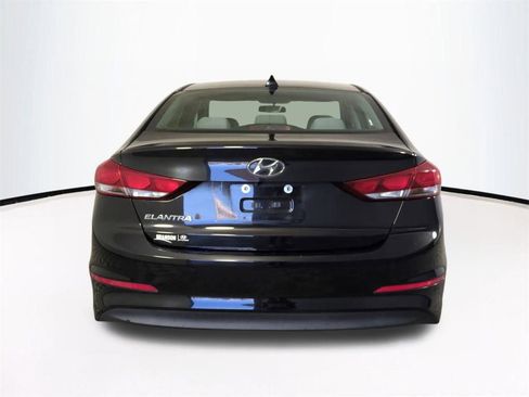 Used 2017 Hyundai Elantra SE image 6
