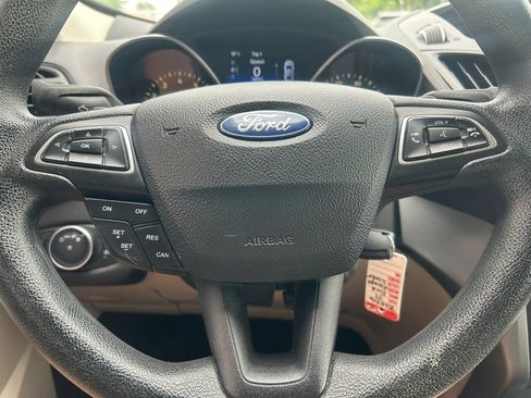 Used 2017 Ford Escape SE AWD/4WD image 6