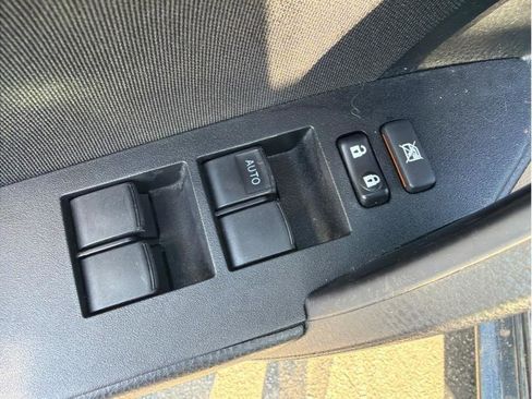 Used 2019 Toyota Corolla LE image 8