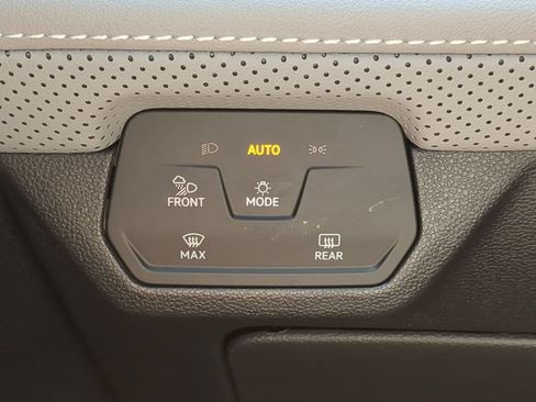 Used 2025 Volkswagen Atlas Cross Sport SEL AWD/4WD image 28