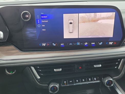 Certified 2025 Chevrolet Suburban Z71 image 27