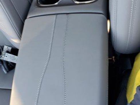 New 2026 GMC Acadia Elevation image 30