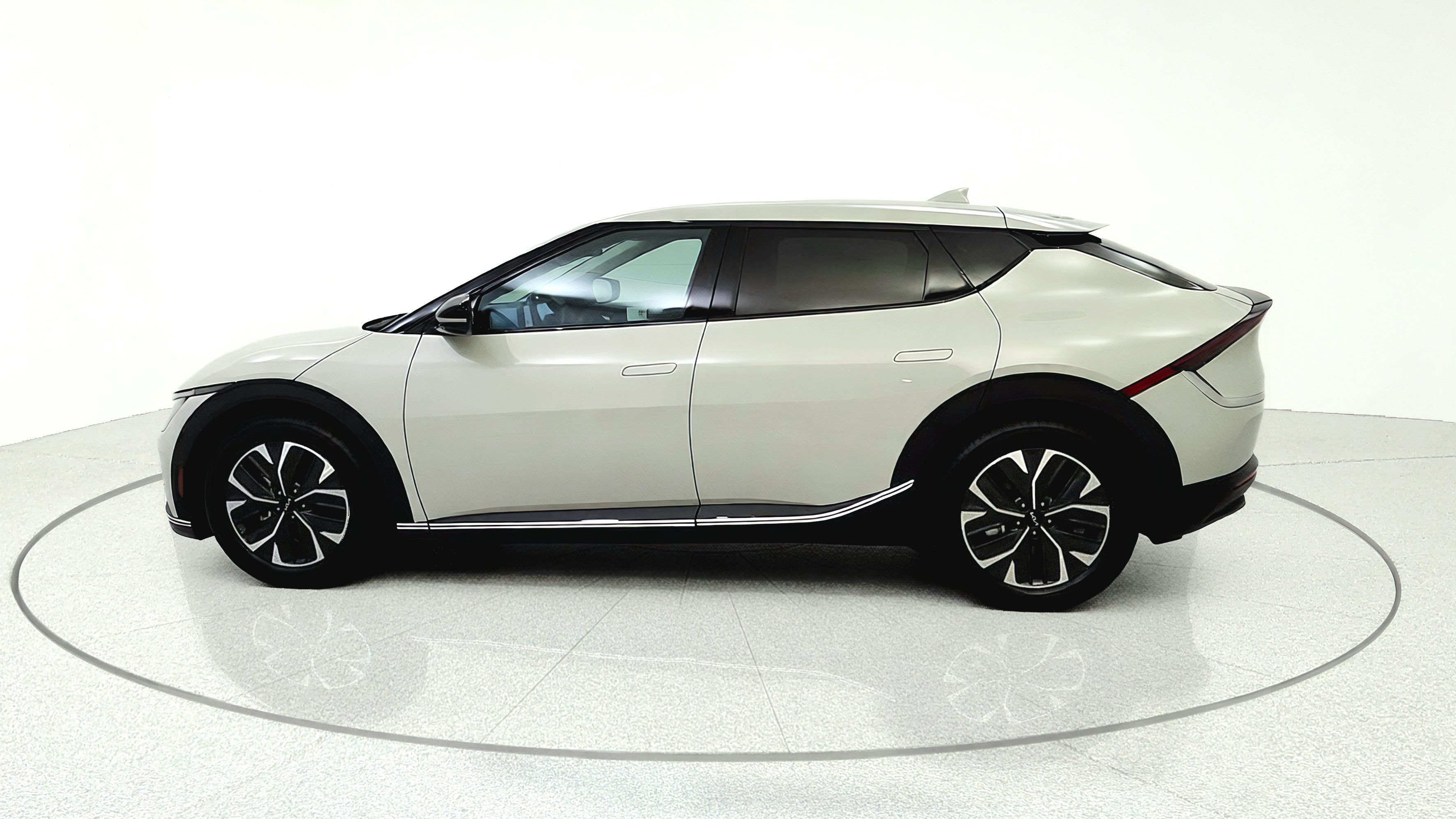 Used 2024 Kia EV6 Light AWD/4WD image 4