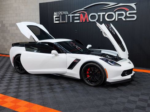 Used 2017 Chevrolet Corvette Z06 RWD image 13