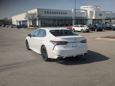 Used 2023 Toyota Camry XSE FWD image 5