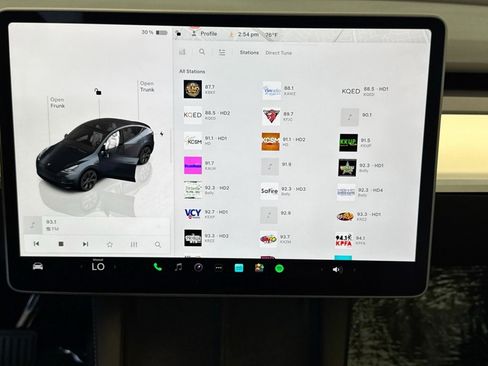 Used 2025 Tesla Model Y Long Range AWD/4WD image 14