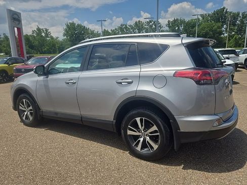 Used 2018 Toyota RAV4 XLE w/ Plus Extra Value Package AWD/4WD image 6