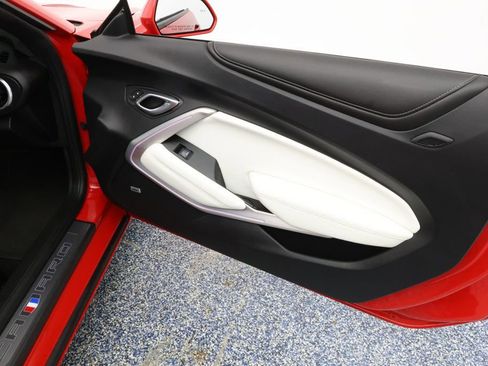 Used 2016 Chevrolet Camaro SS image 23