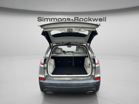 Used 2022 Jeep Cherokee Latitude Lux w/ Sun & Sound Group AWD/4WD image 9