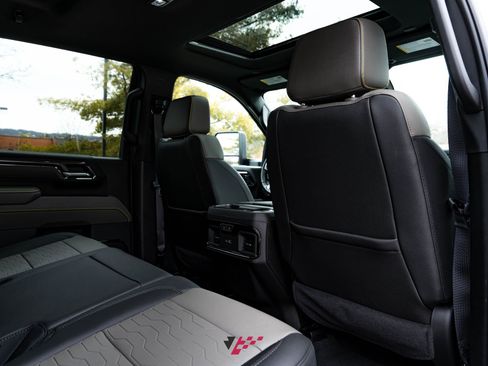 Used 2024 Chevrolet Silverado 2500 ZR2 w/ ZR2 Bison Edition image 14