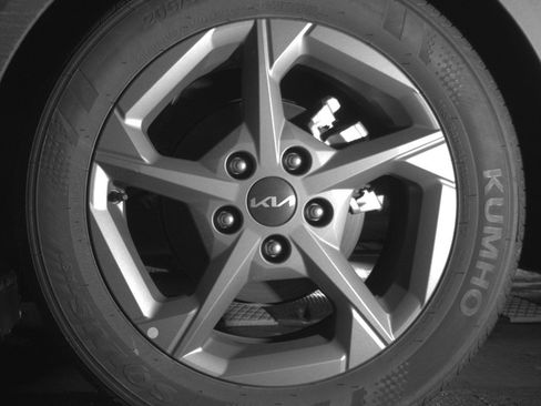 Used 2025 Kia K4 LXS image 14