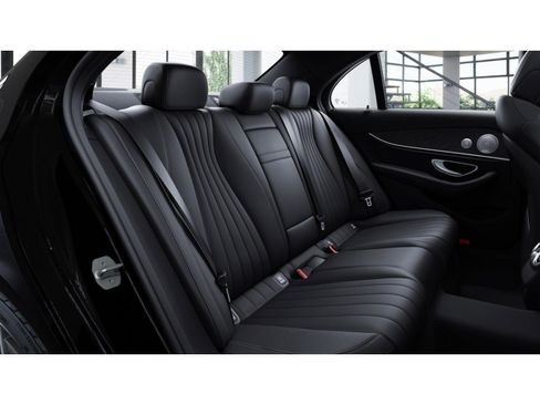 Certified 2022 Mercedes-Benz E 350 4MATIC Sedan image 35