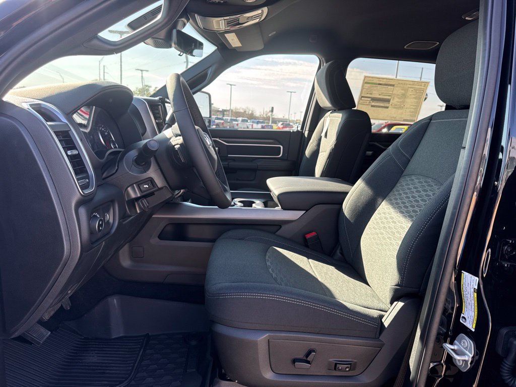 New 2027 RAM 3500 Big Horn AWD/4WD image 4
