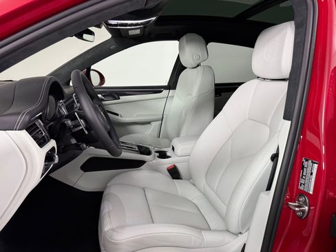 New 2026 Porsche Macan GTS image 5