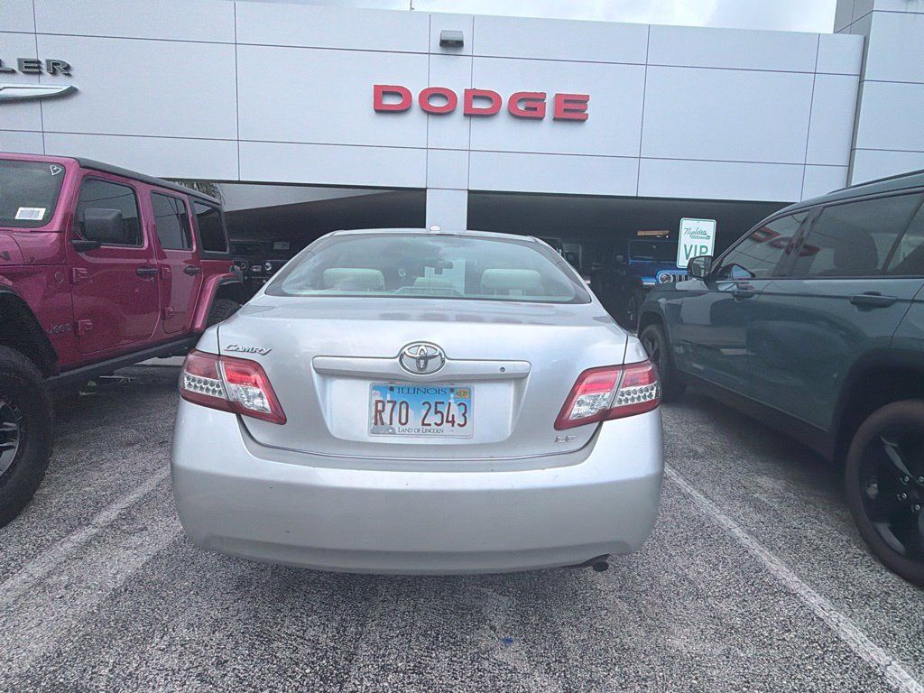 Used 2011 Toyota Camry LE FWD image 9