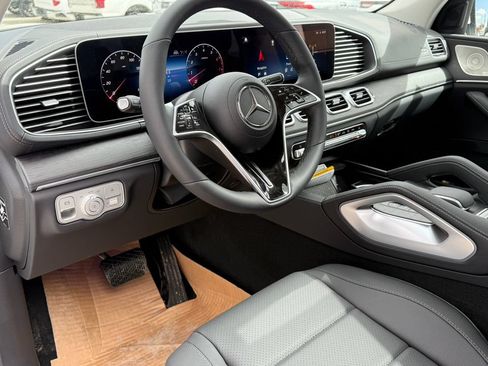 Used 2025 Mercedes-Benz GLS 450 4MATIC image 20