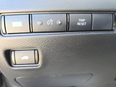 Used 2024 Nissan Sentra SV FWD image 20
