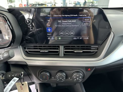 New 2026 Chevrolet Trax RS w/ Sunroof Package FWD image 13