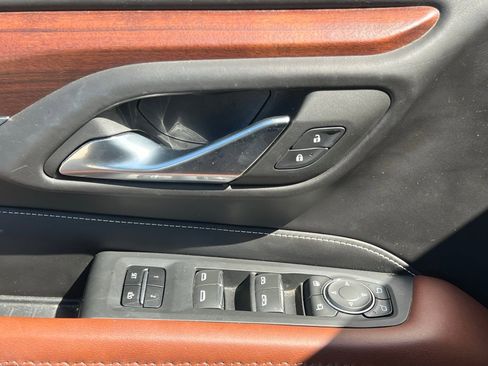 Used 2023 GMC Yukon Denali Ultimate image 28