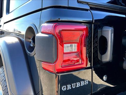 Used 2018 Jeep Wrangler Unlimited Sport S image 41