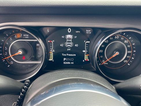 Used 2021 Jeep Wrangler Unlimited Sahara AWD/4WD image 11