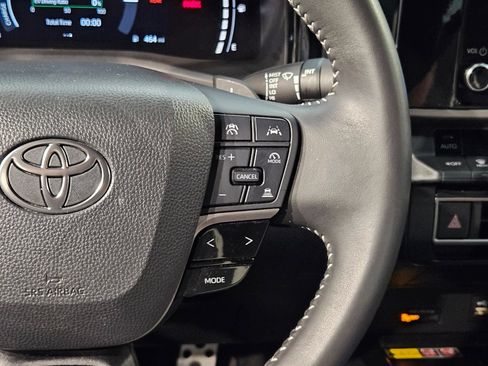 Used 2025 Toyota Camry SE FWD image 28