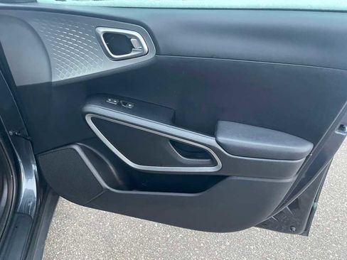 Used 2023 Kia Soul LX w/ Option Group 015 image 28