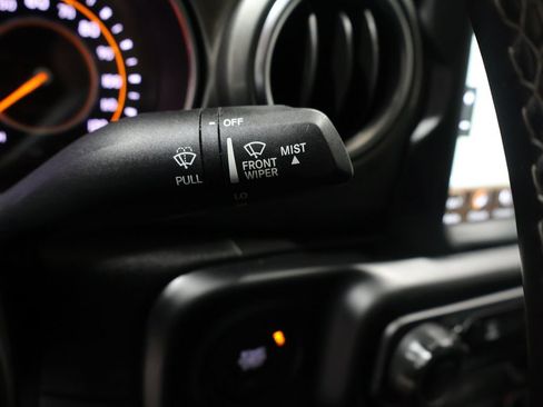 Used 2021 Jeep Gladiator Overland AWD/4WD image 35